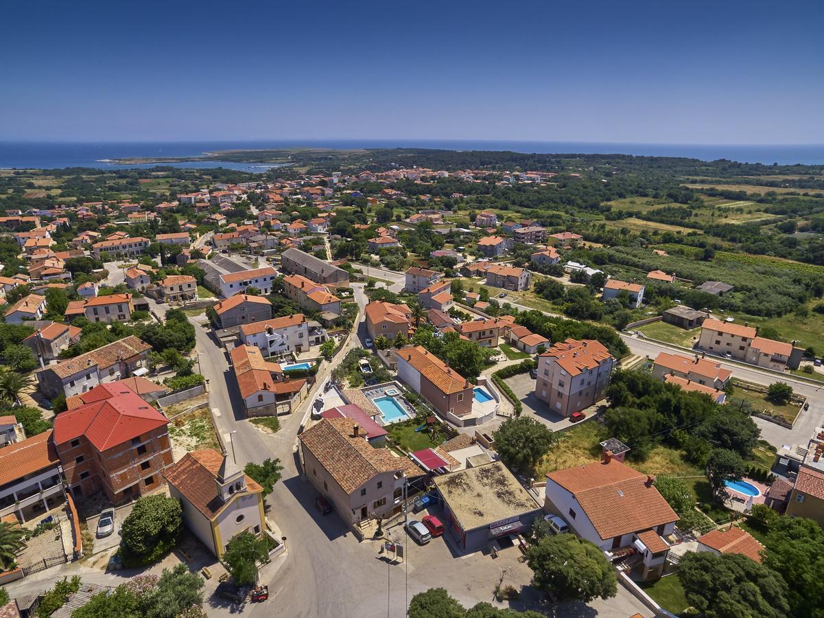Apartments Ceh Ližnjan Εξωτερικό φωτογραφία